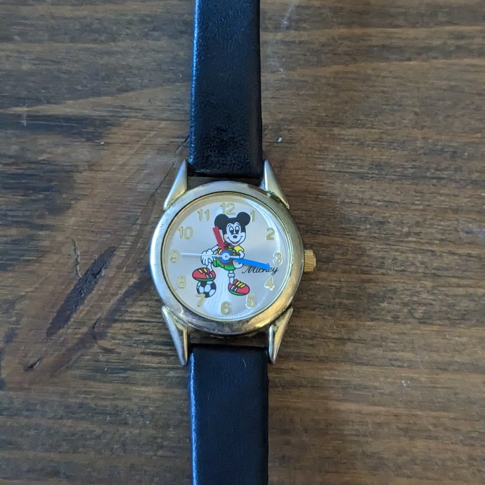 Vintage Disney Mickey Mouse Soccer Watch